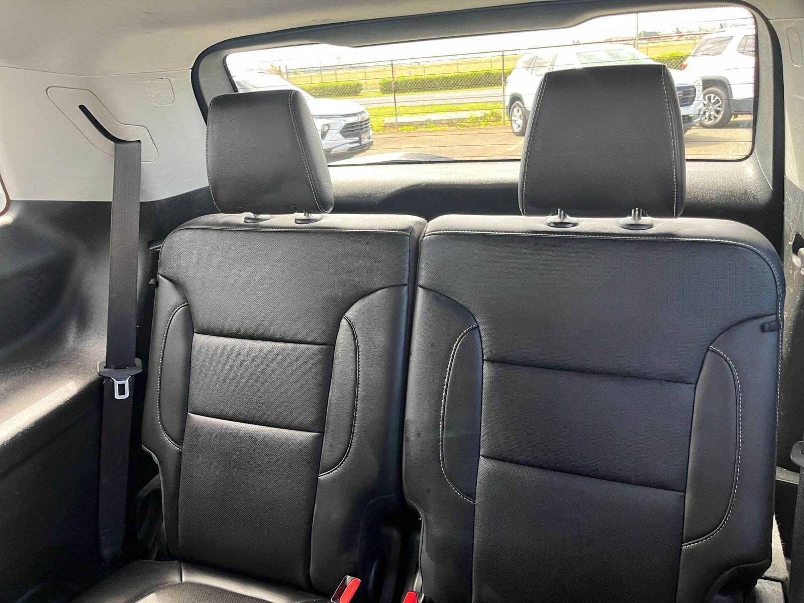 Used 2023 GMC Acadia SLT image 30