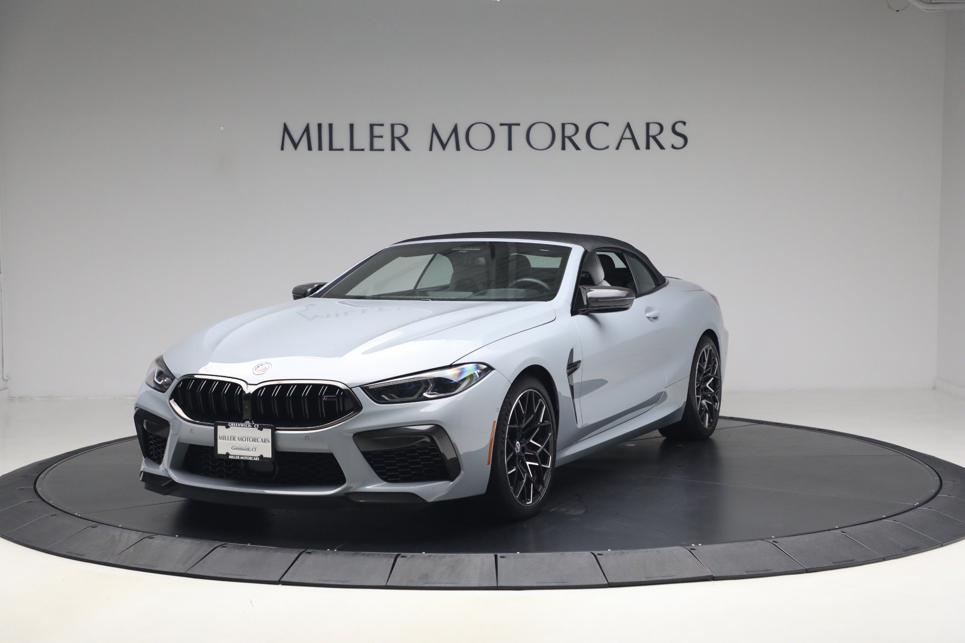Used 2023 BMW M8 Competition w/ M Carbon Exterior Package AWD/4WD image 31
