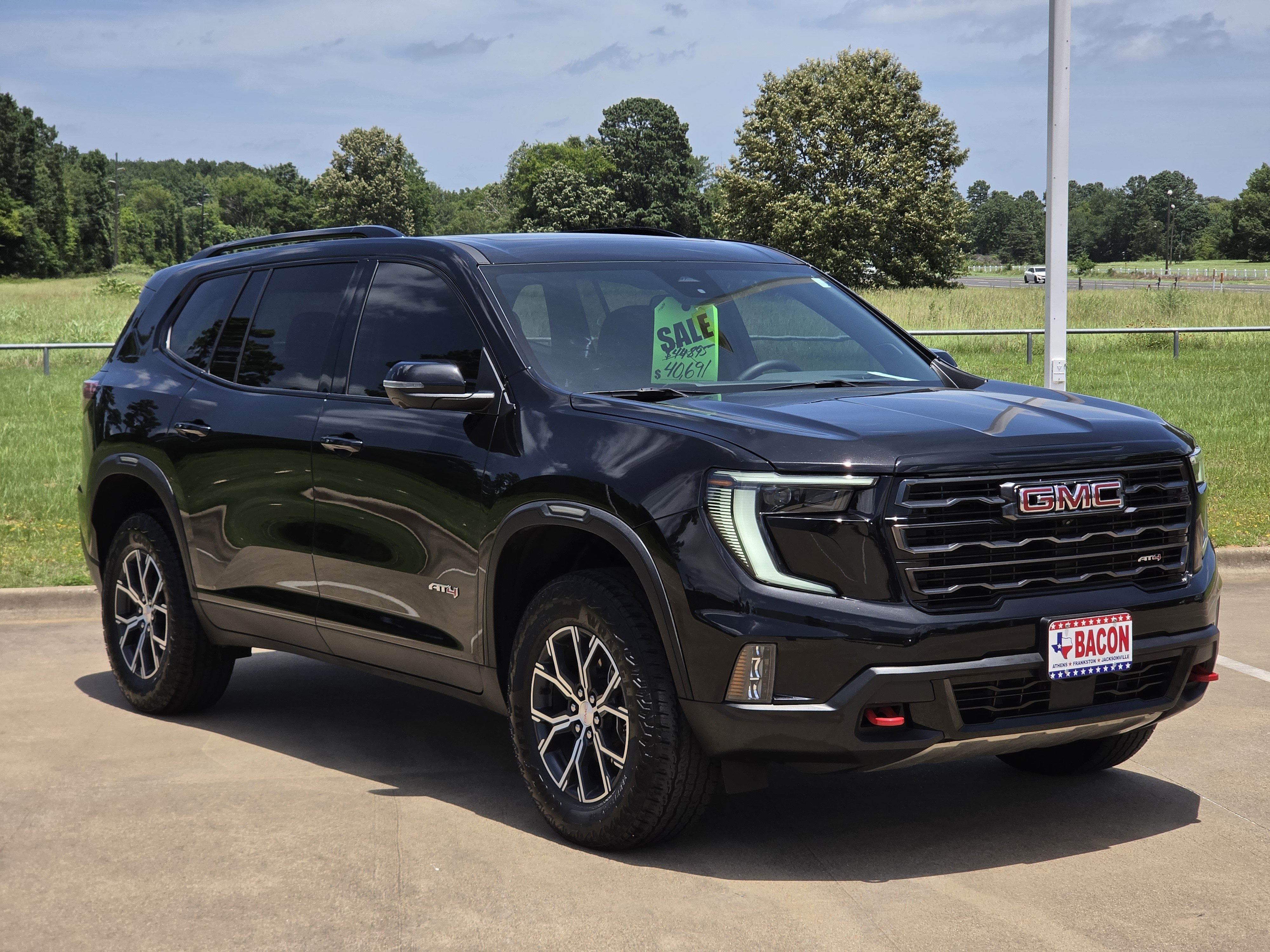 Used 2024 GMC Acadia AT4 w/ Luxury Package AWD/4WD image 3