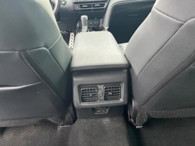 Used 2025 Toyota Camry SE w/ Convenience Package FWD image 15