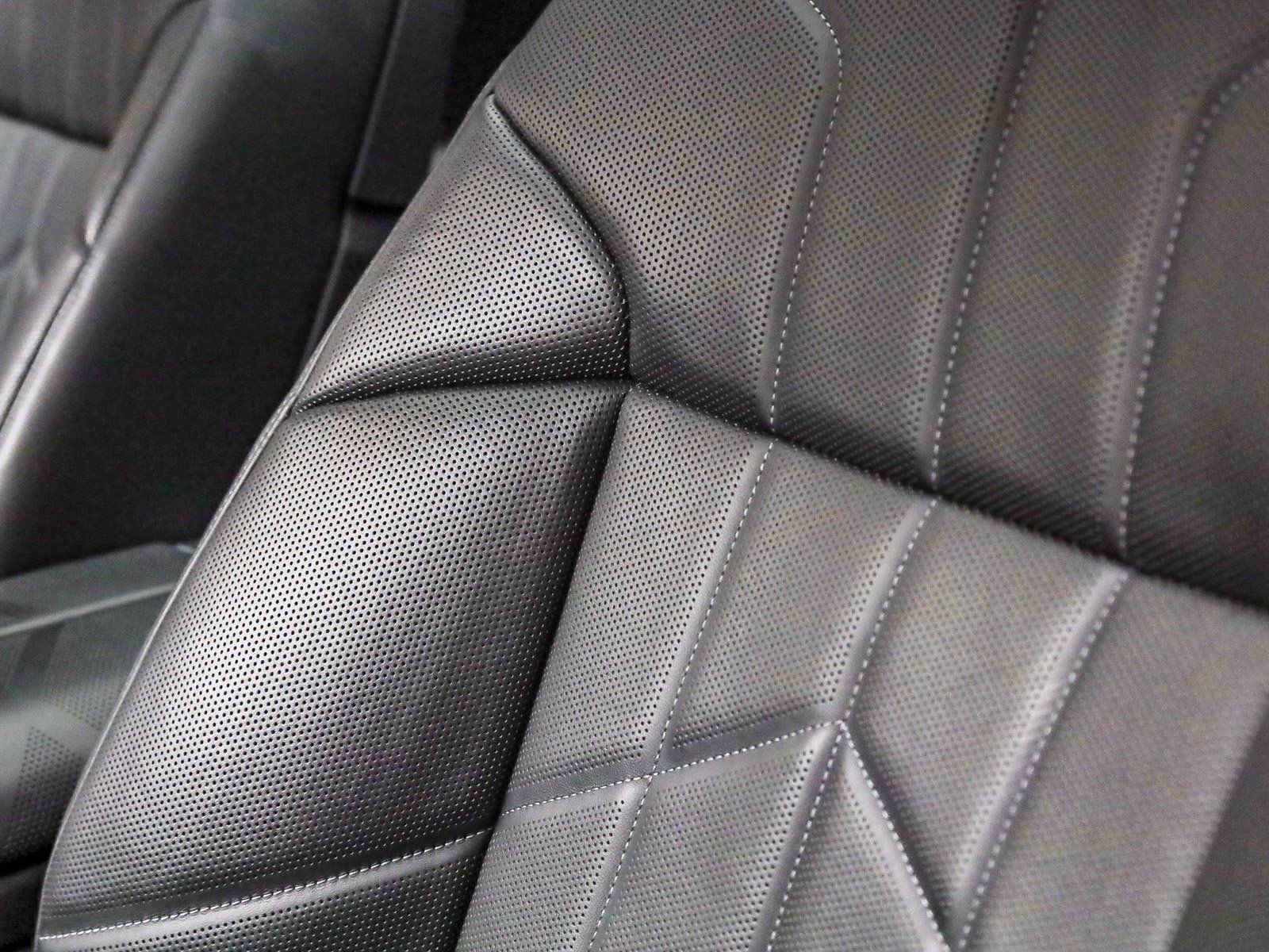 Certified 2023 BMW 760i xDrive w/ Parking Assistance Package image 24