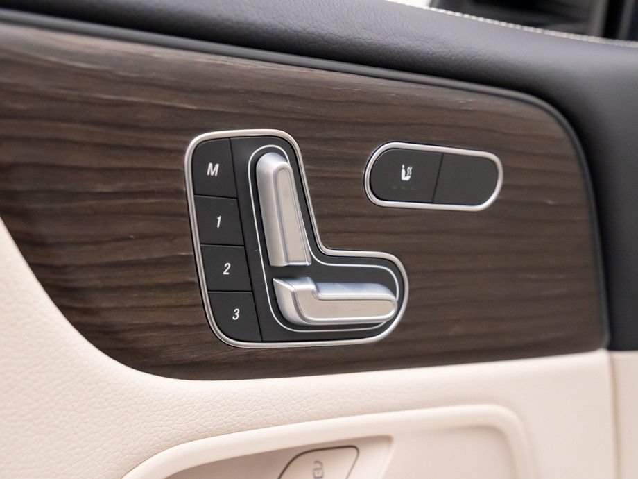 New 2026 Mercedes-Benz GLB 250 4MATIC image 16