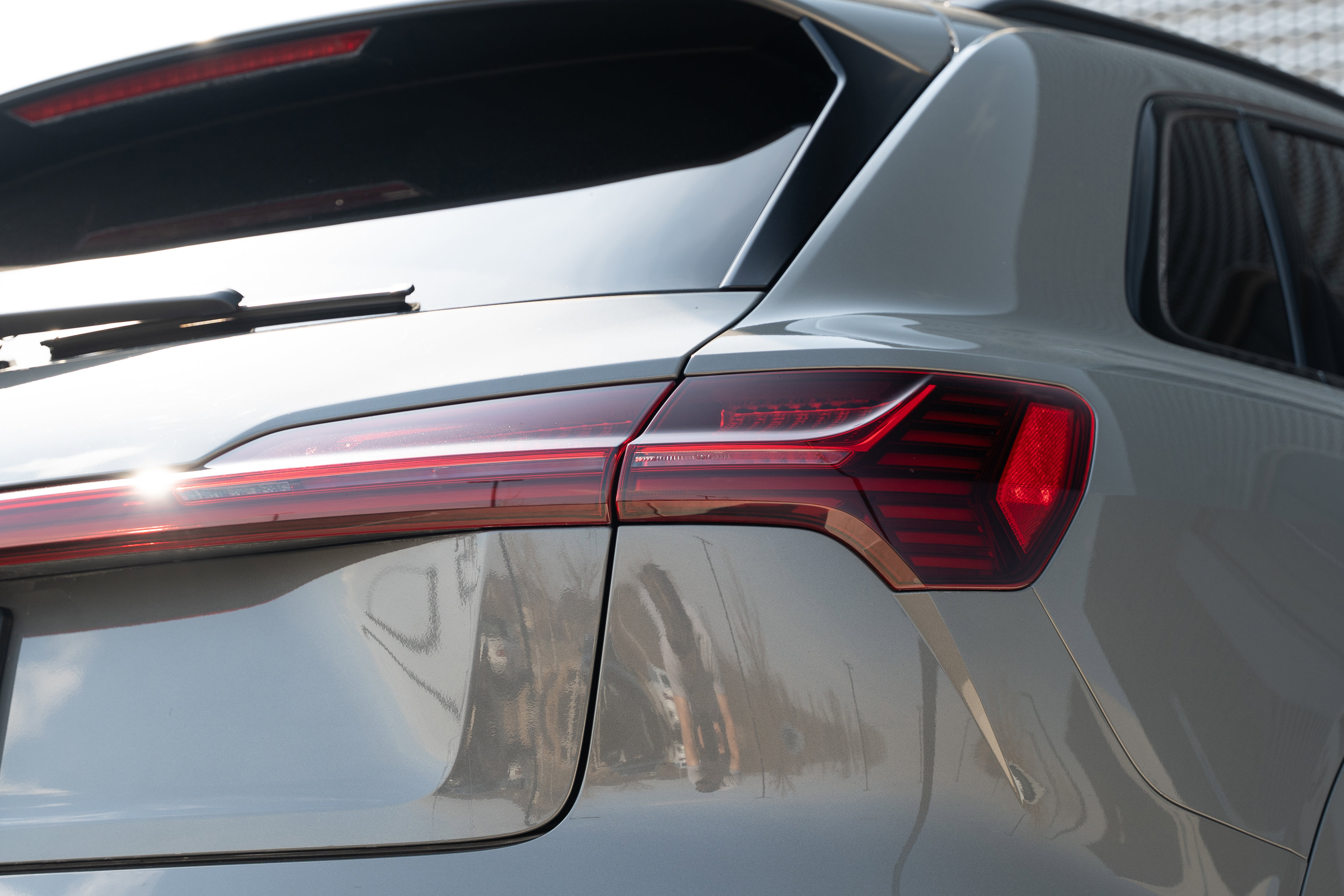 Certified 2024 Audi Q8 e-tron Premium Plus w/ Premium Plus Package image 33