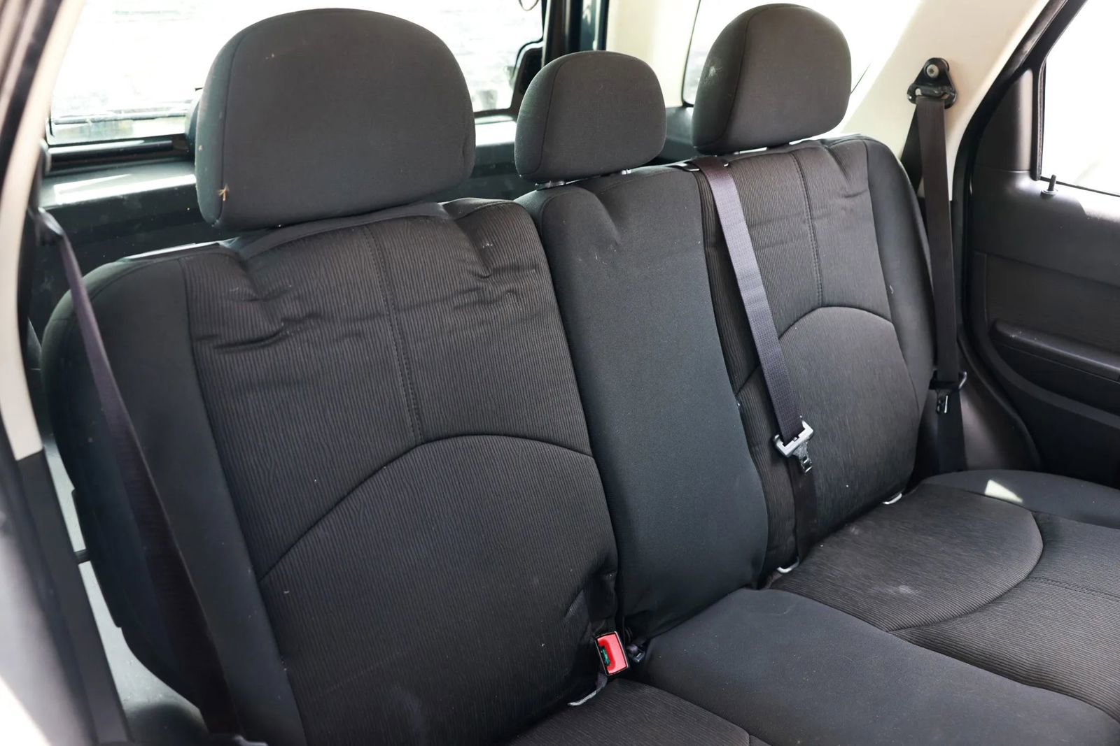 Used 2010 MAZDA Tribute i Sport image 21
