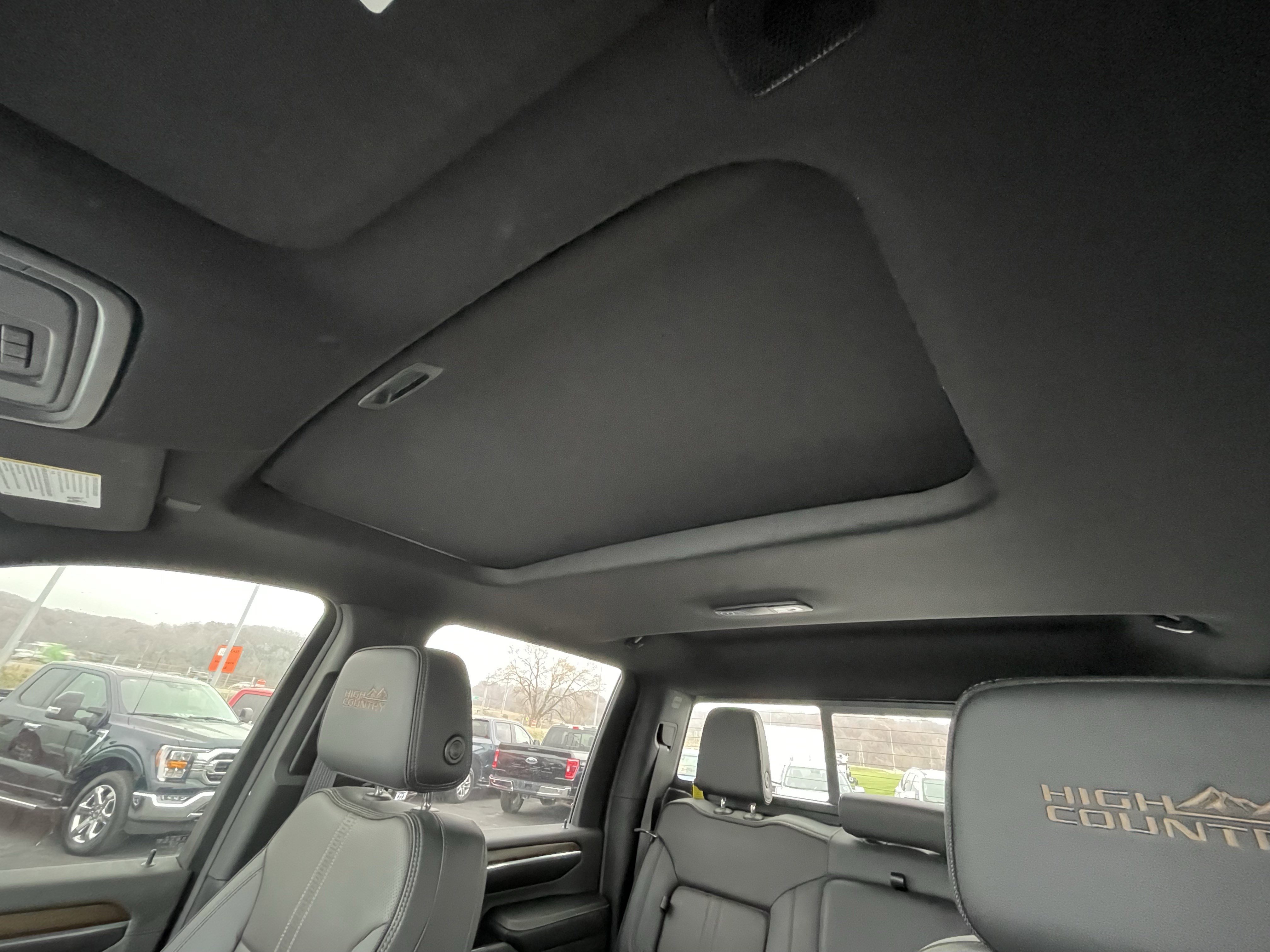 Used 2024 Chevrolet Silverado 2500 High Country w/ Midnight Edition image 31