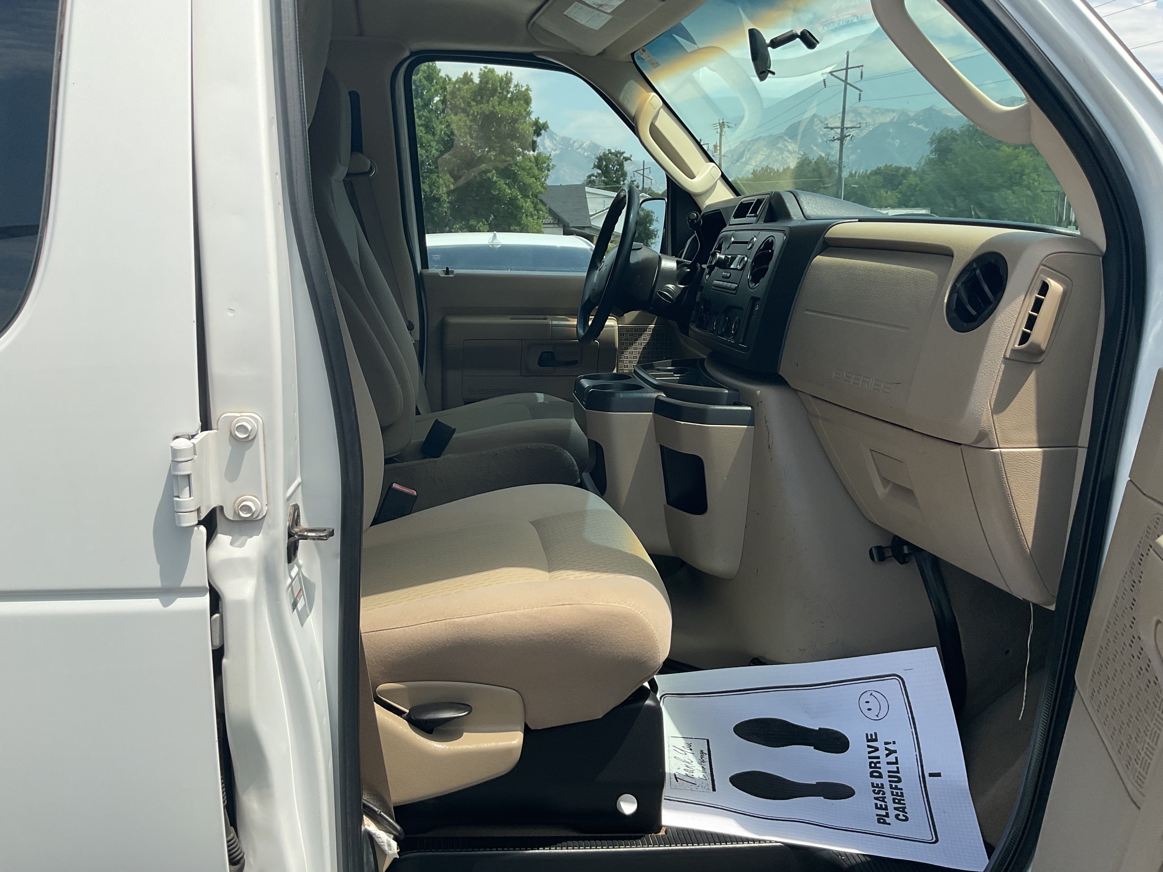Used 2009 Ford E-350 and Econoline 350 XLT RWD image 16