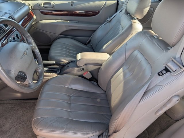 Used 2002 Chrysler Sebring LXi image 10