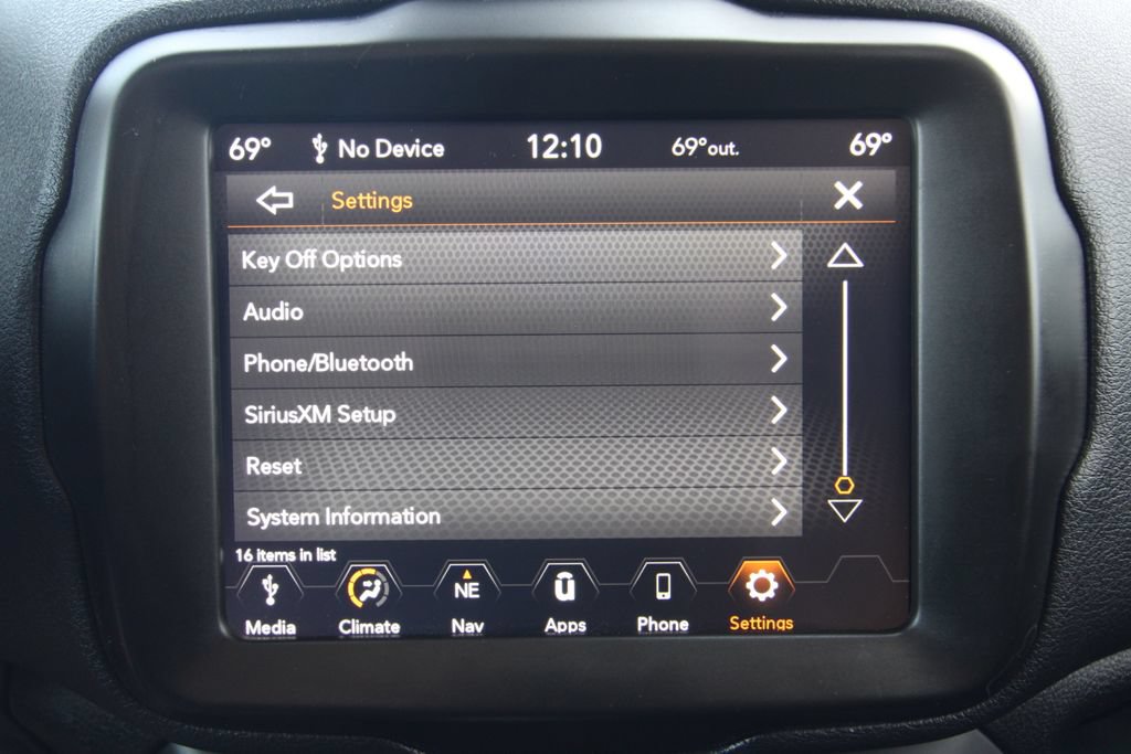 Used 2021 Jeep Renegade Latitude w/ Luxury Group I AWD/4WD image 35