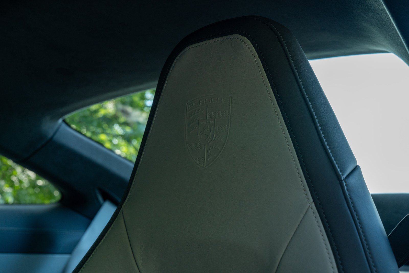 Certified 2025 Porsche 911 Carrera RWD image 31