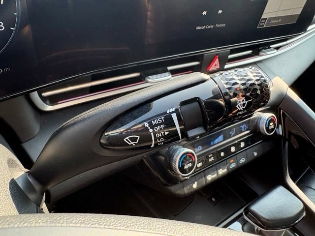 Used 2024 Hyundai Elantra Limited FWD image 37