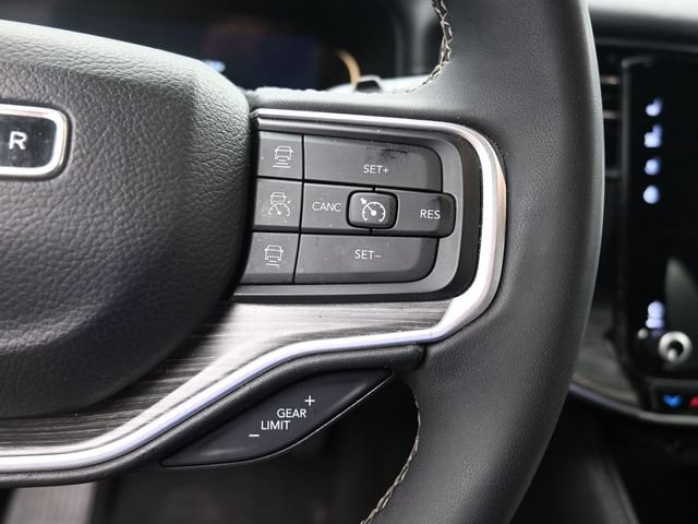Used 2024 Jeep Wagoneer Series II w/ Flexible Seating Group AWD/4WD image 19