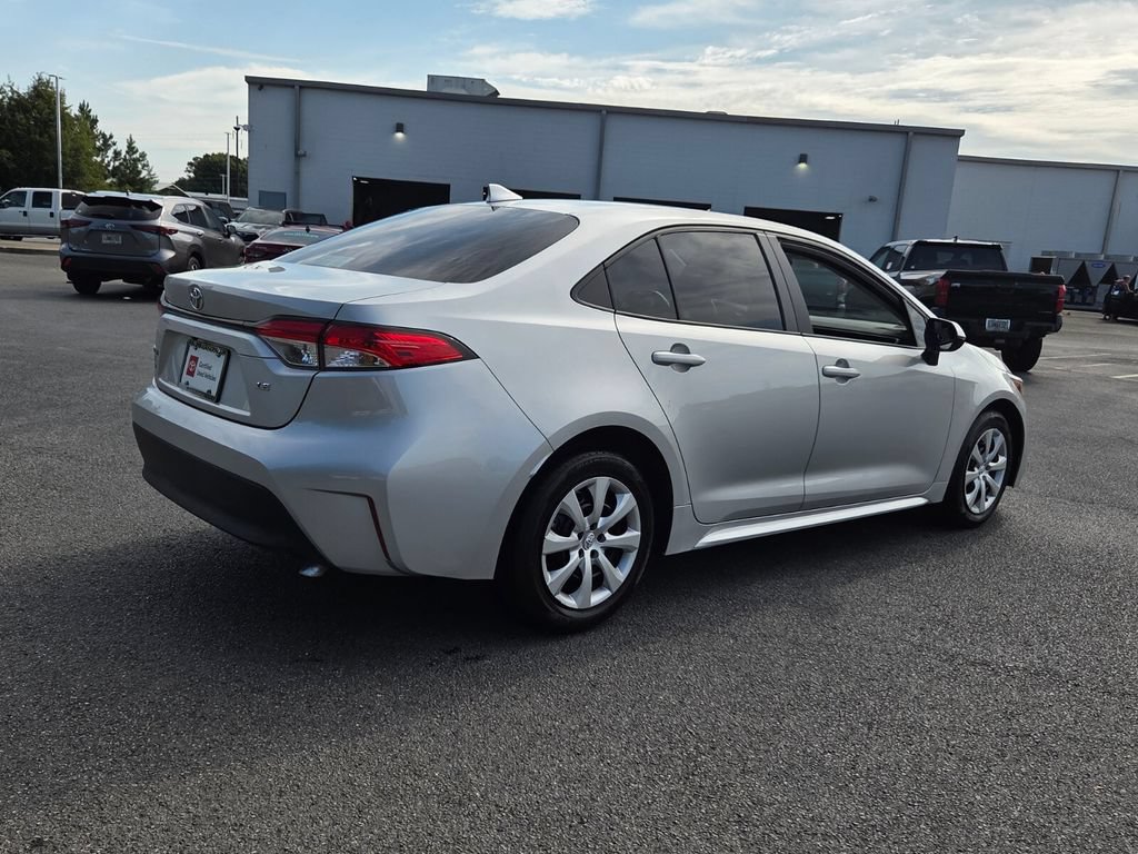 Used 2025 Toyota Corolla LE FWD image 12