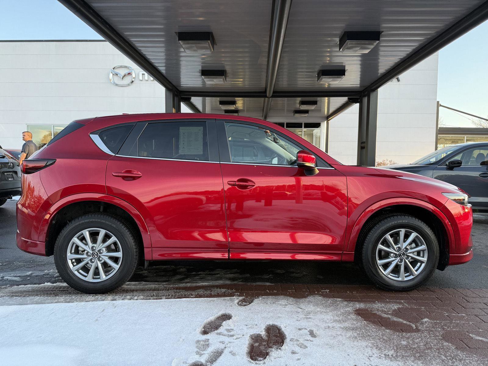 Certified 2025 MAZDA CX-5 AWD 2.5 S w/ Preferred Package image 4
