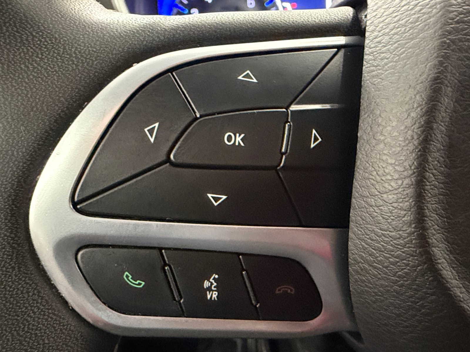 Used 2024 Chrysler Pacifica Touring-L FWD image 33