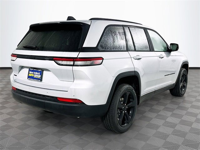 New 2025 Jeep Grand Cherokee Altitude image 4