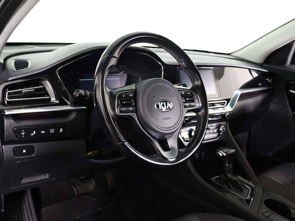 Used 2020 Kia Niro Touring image 28