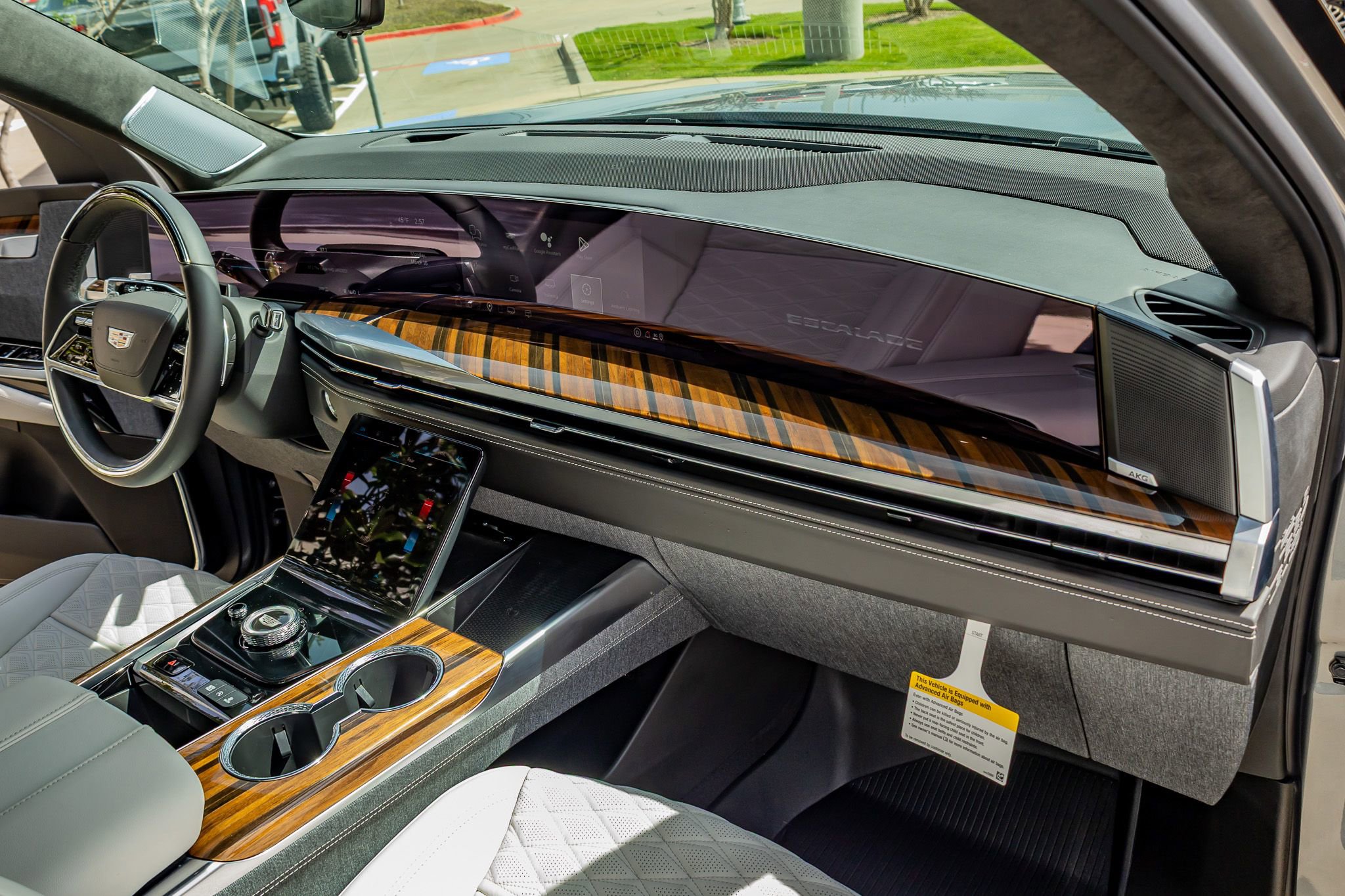 Used 2026 Cadillac Escalade Platinum Sport w/ LPO, ONYX Package image 18