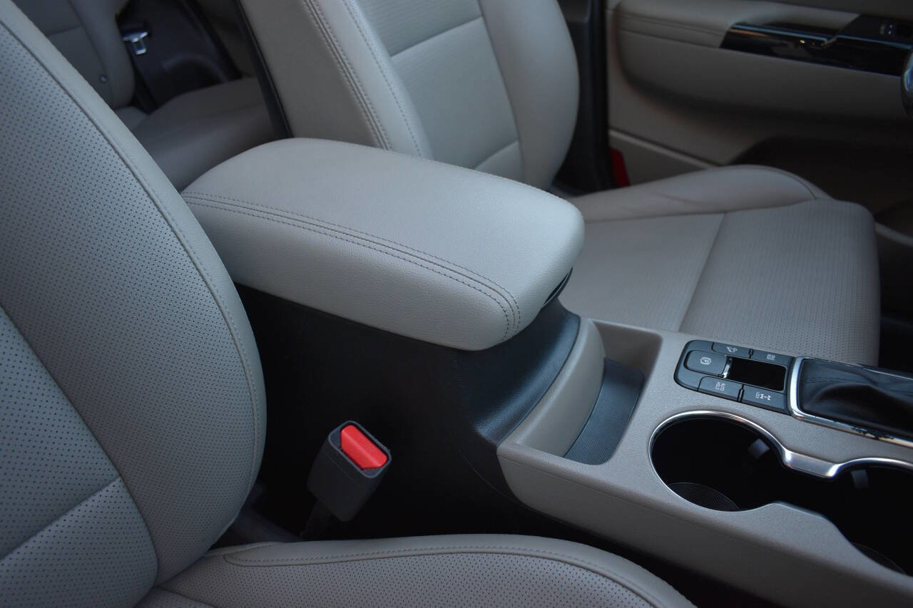 Used 2022 Kia Sportage Nightfall Edition w/ Nighfall AWD Premium Package image 28