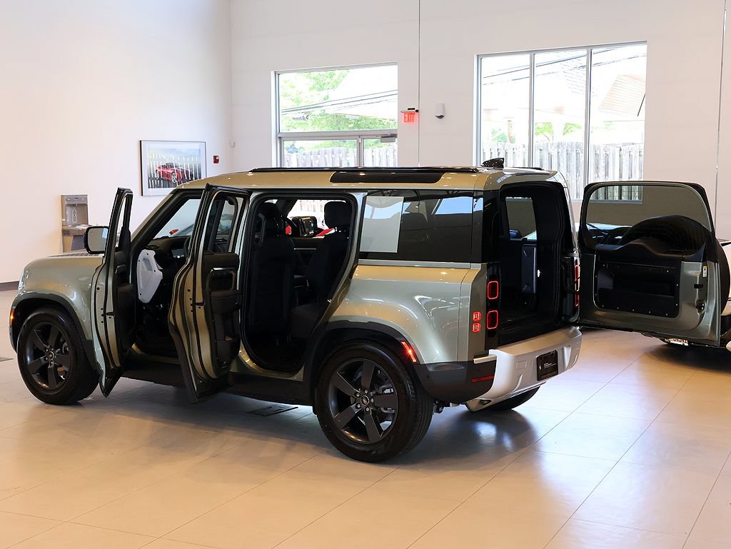 Used 2025 Land Rover Defender 110 S AWD/4WD image 11