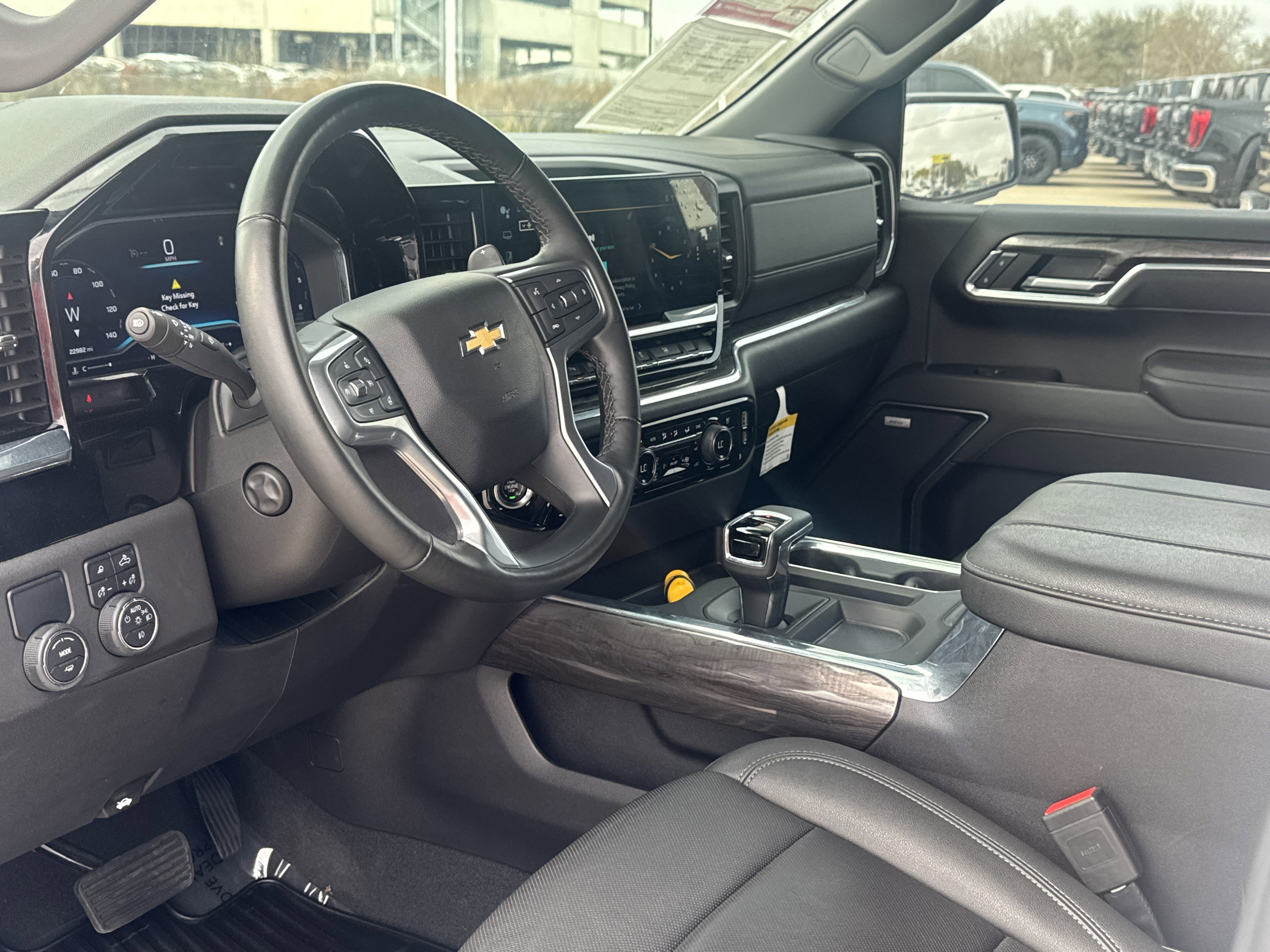 Used 2024 Chevrolet Silverado 1500 LTZ image 5