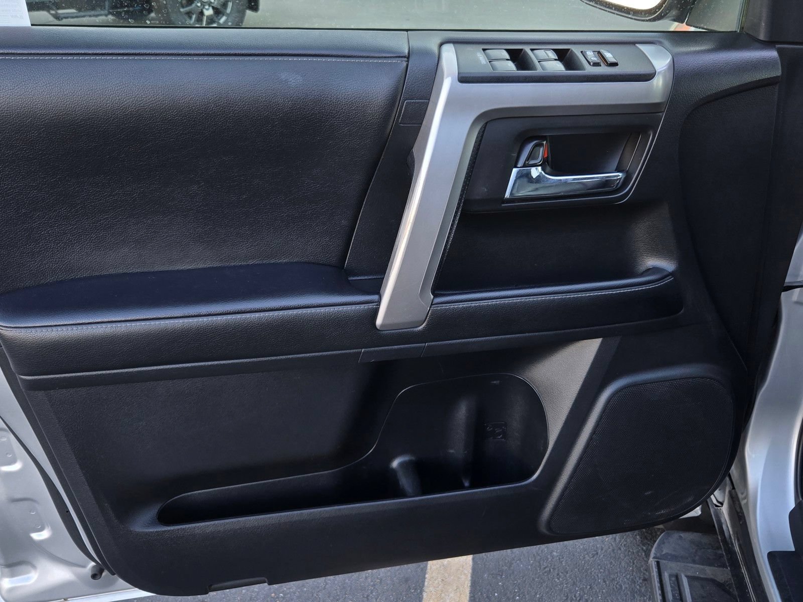 Used 2022 Toyota 4Runner SR5 Premium AWD/4WD image 8