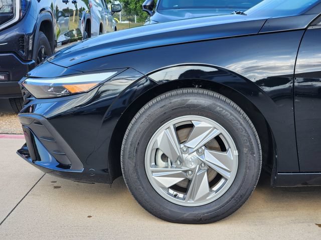 Certified 2026 Hyundai Elantra SE FWD image 6