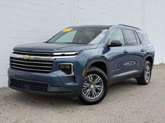 Used 2026 Chevrolet Traverse LT AWD/4WD image 1