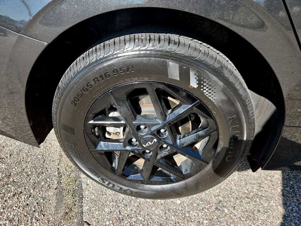 Used 2025 Kia K5 LXS FWD image 32