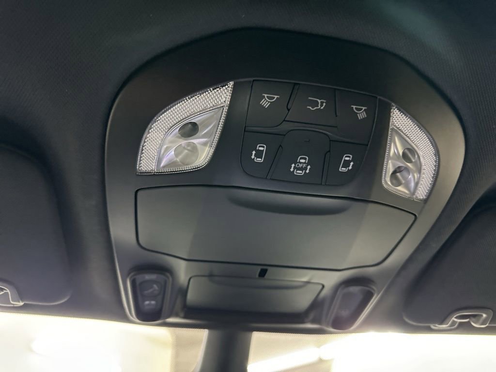 New 2026 Chrysler Pacifica Limited image 40