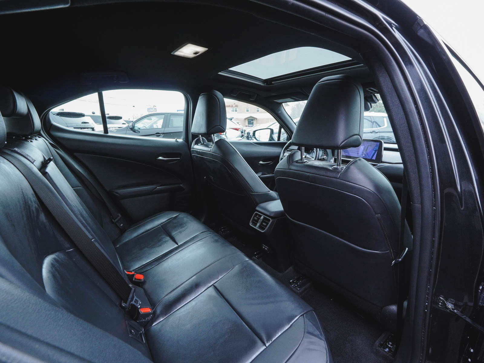 Used 2023 Lexus UX 250h AWD w/ Premium Package image 36