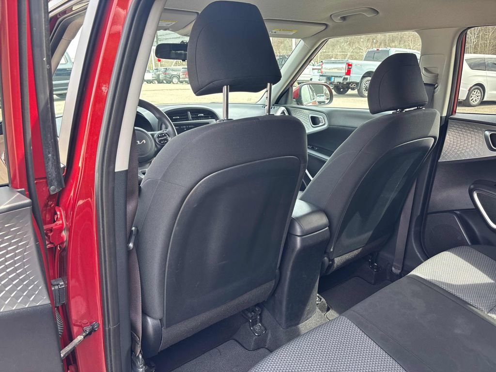 Used 2023 Kia Soul LX w/ LX Technology Package image 22