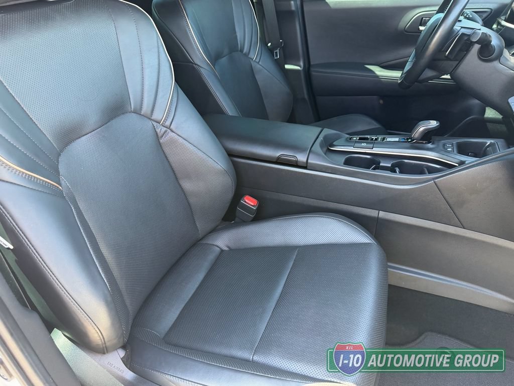 Used 2023 Toyota Crown Platinum w/ Carpet Mat Package (TMS) AWD/4WD image 14