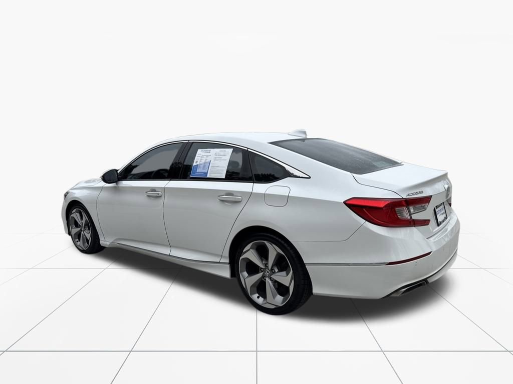 Used 2018 Honda Accord Touring image 6