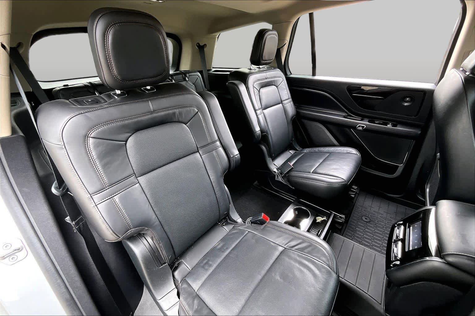 Used 2022 Lincoln Aviator Reserve w/ Equipment Group 201A RWD image 18
