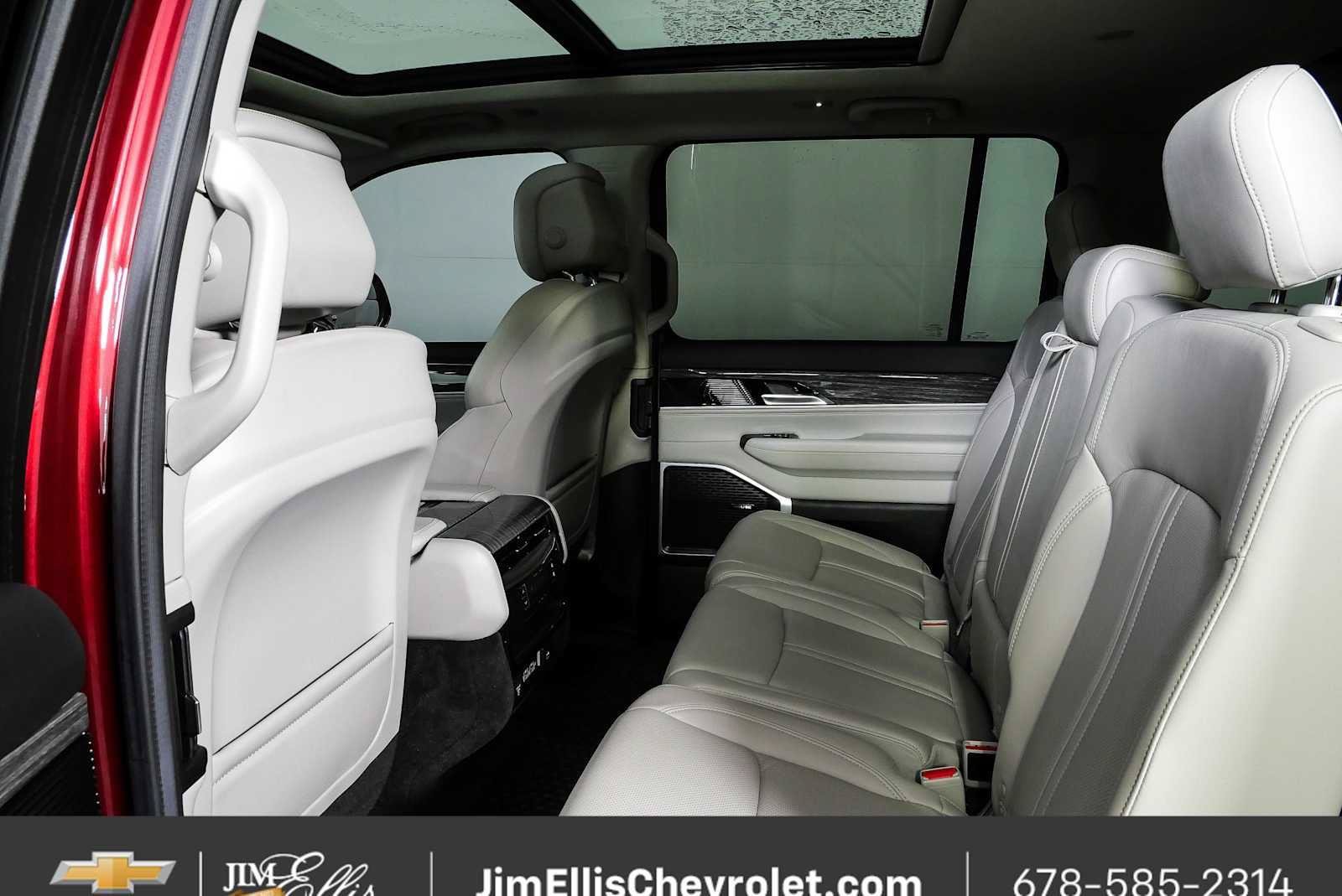 Used 2022 Jeep Wagoneer Series II w/ Premium Group I AWD/4WD image 19
