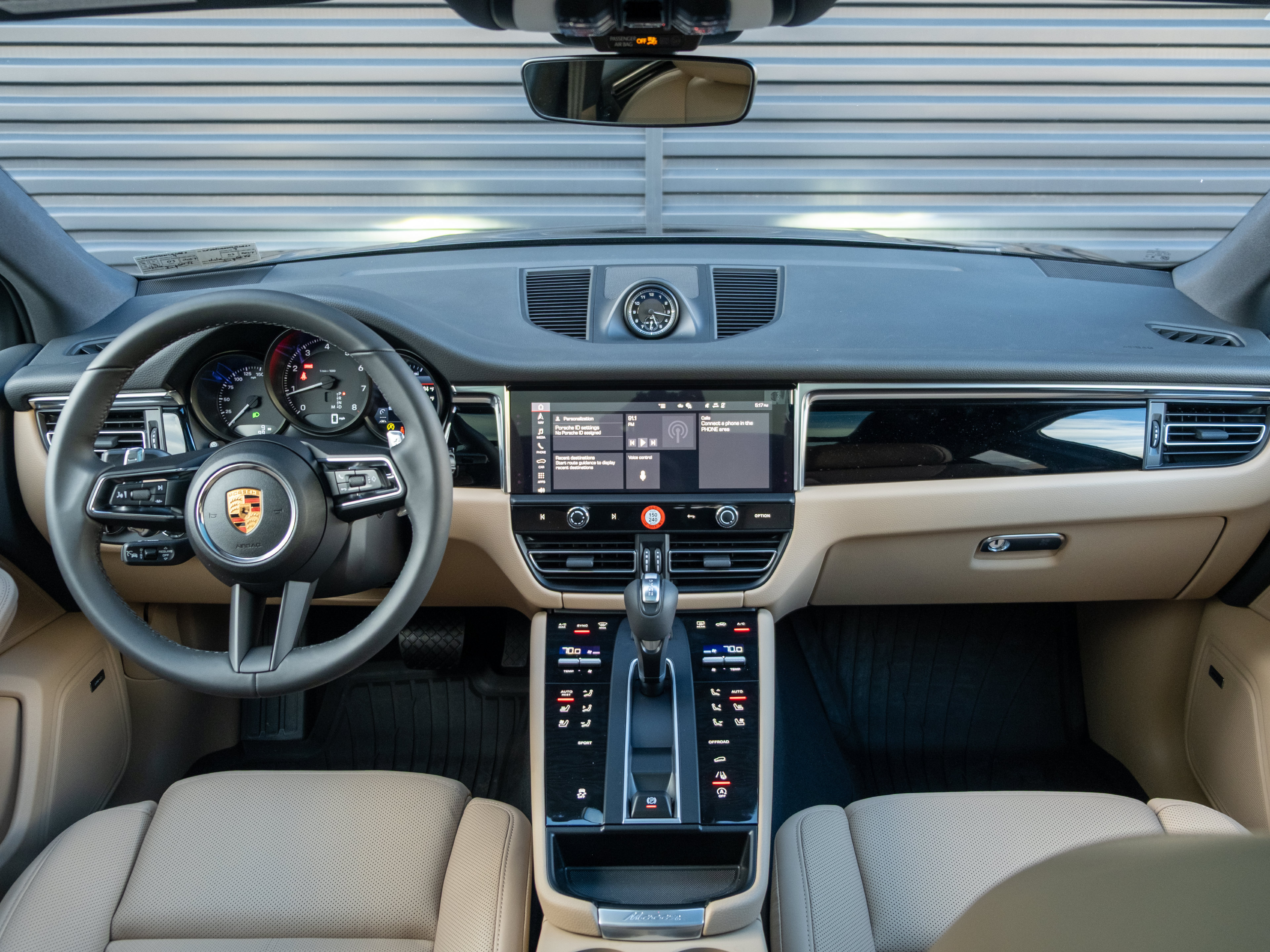 Certified 2026 Porsche Macan AWD/4WD image 6