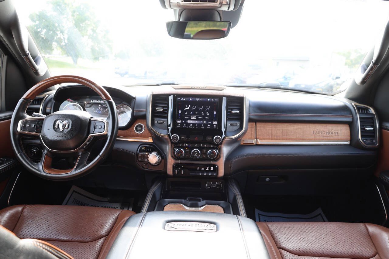 Used 2022 RAM 1500 Limited w/ Body Color Bumper Group AWD/4WD image 14
