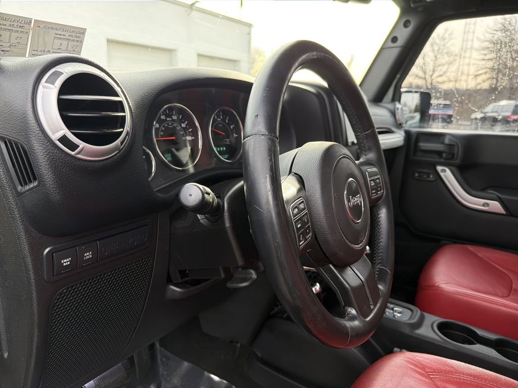 Used 2015 Jeep Wrangler Unlimited Rubicon w/ Dual Top Group AWD/4WD image 20