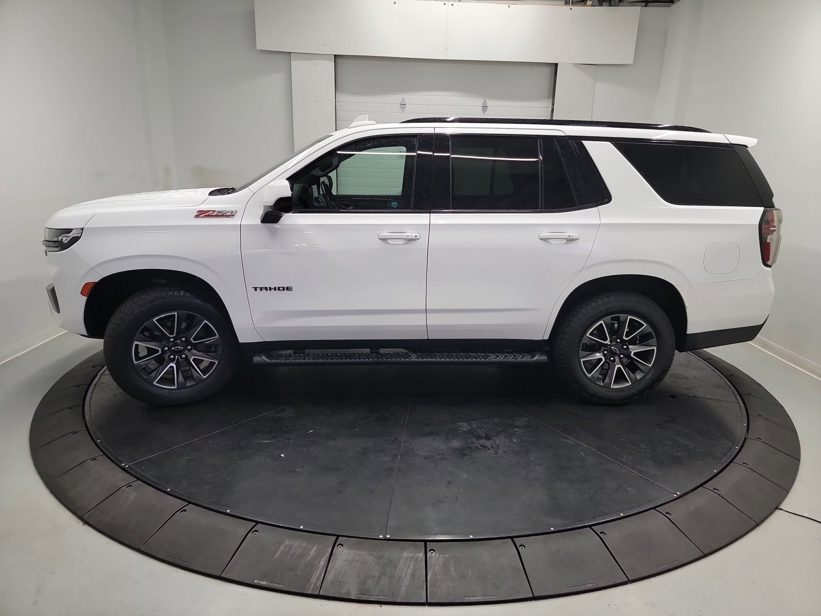 Used 2022 Chevrolet Tahoe Z71 AWD/4WD image 4