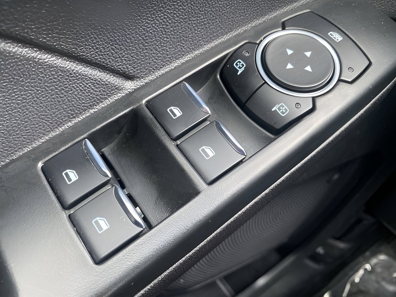Certified 2025 Ford Escape Active AWD/4WD image 17