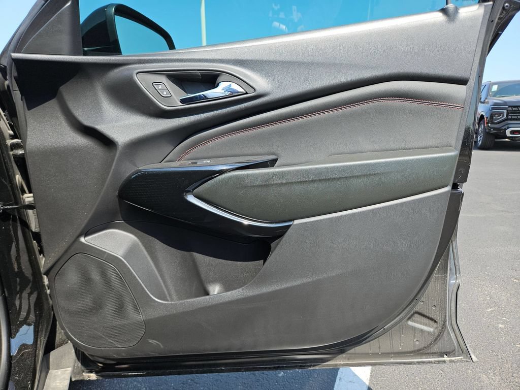 Certified 2026 Chevrolet Trax RS w/ Sunroof Package FWD image 30