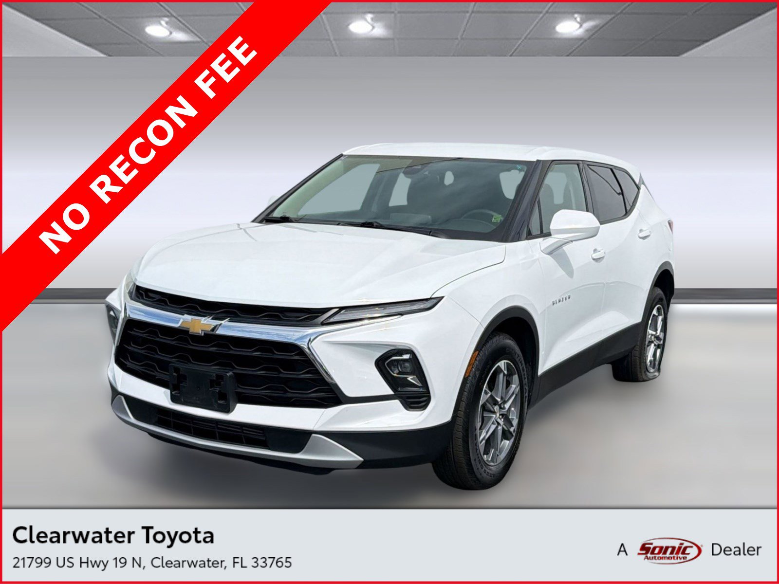 Used 2025 Chevrolet Blazer LT FWD image 1
