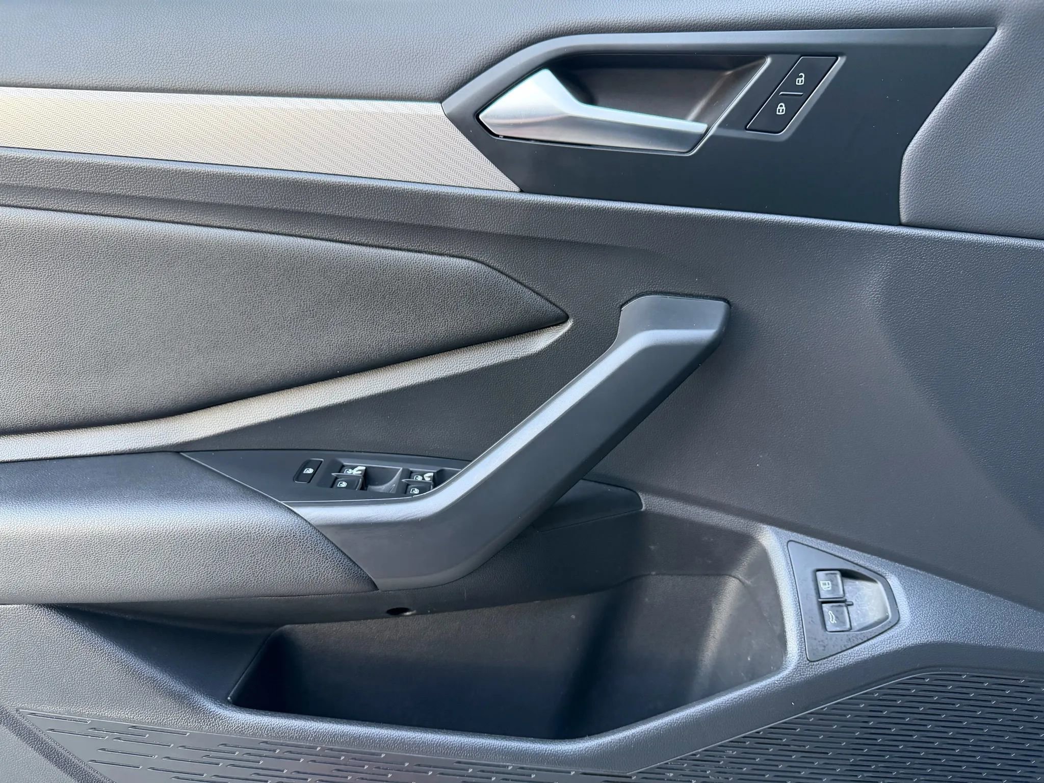 Used 2021 Volkswagen Jetta S image 9