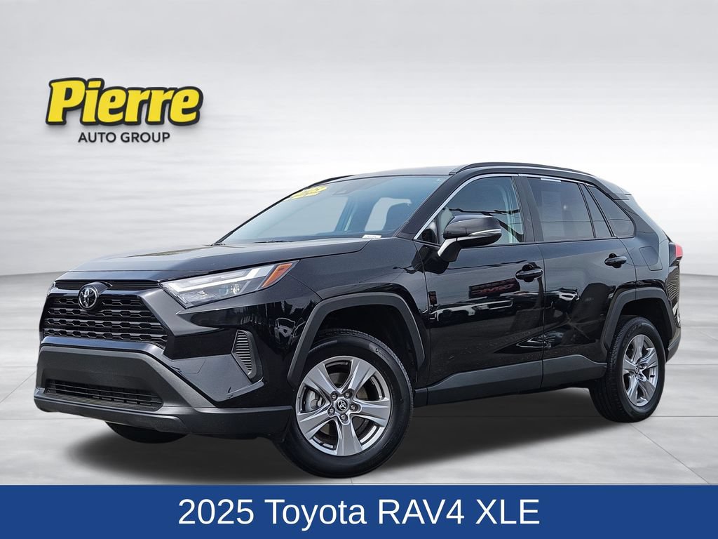 Used 2025 Toyota RAV4 XLE AWD/4WD image 1