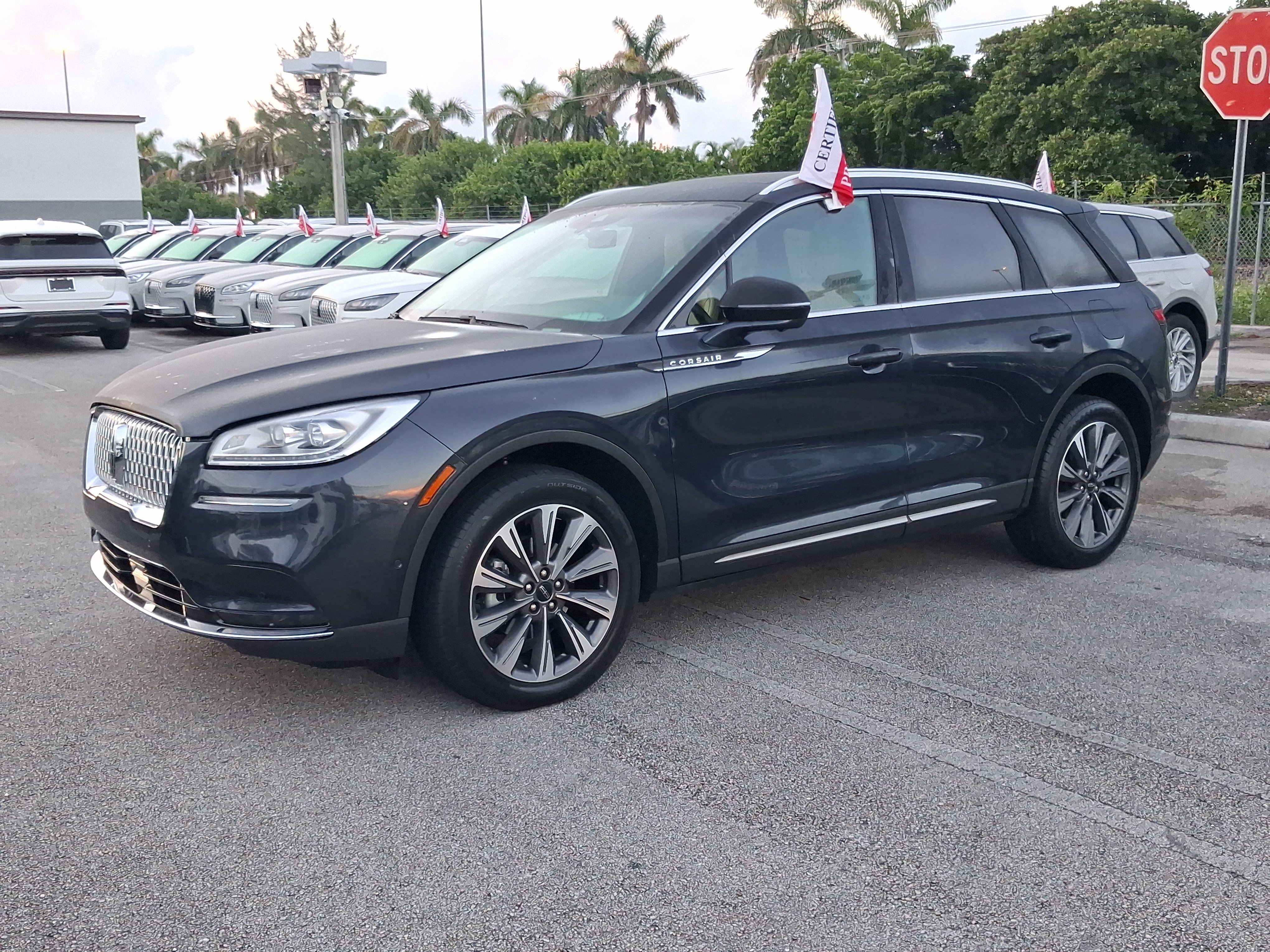 Used 2021 Lincoln Corsair Reserve w/ Equipment Group 201A FWD image 2