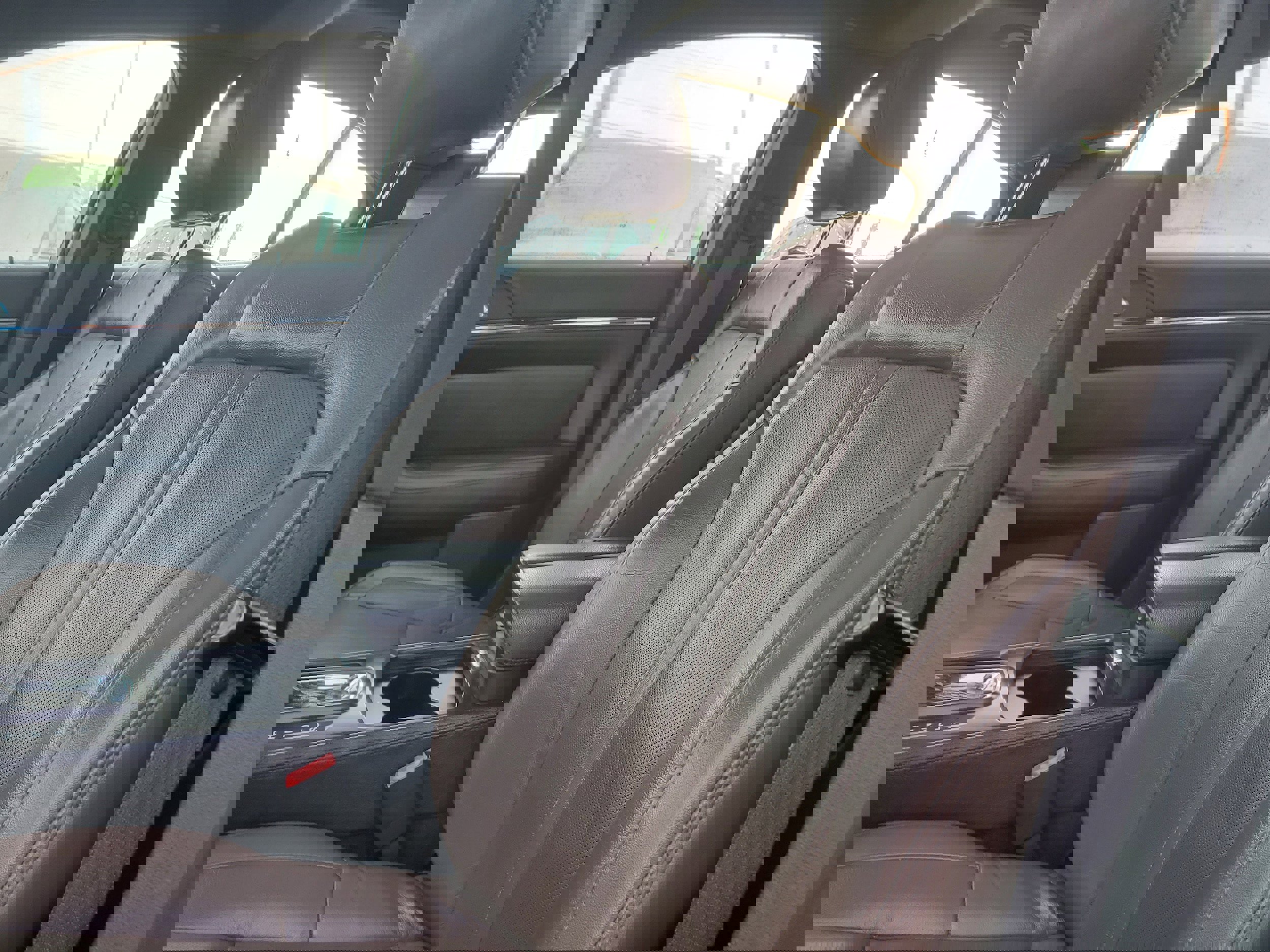 Used 2016 Lincoln MKS image 10