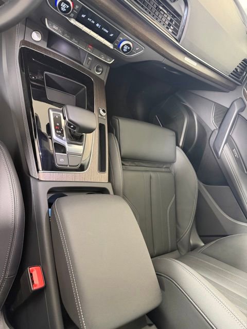 Used 2025 Audi Q5 2.0T Premium Plus w/ Premium Plus Package image 17