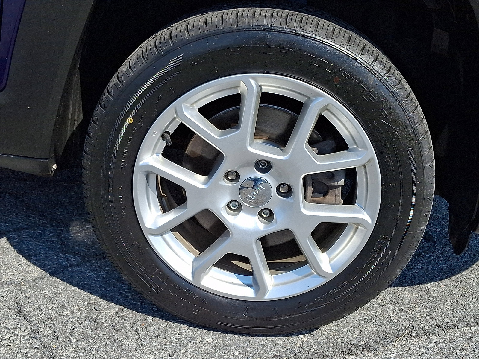 Used 2020 Jeep Renegade Latitude w/ Cold Weather Group AWD/4WD image 8