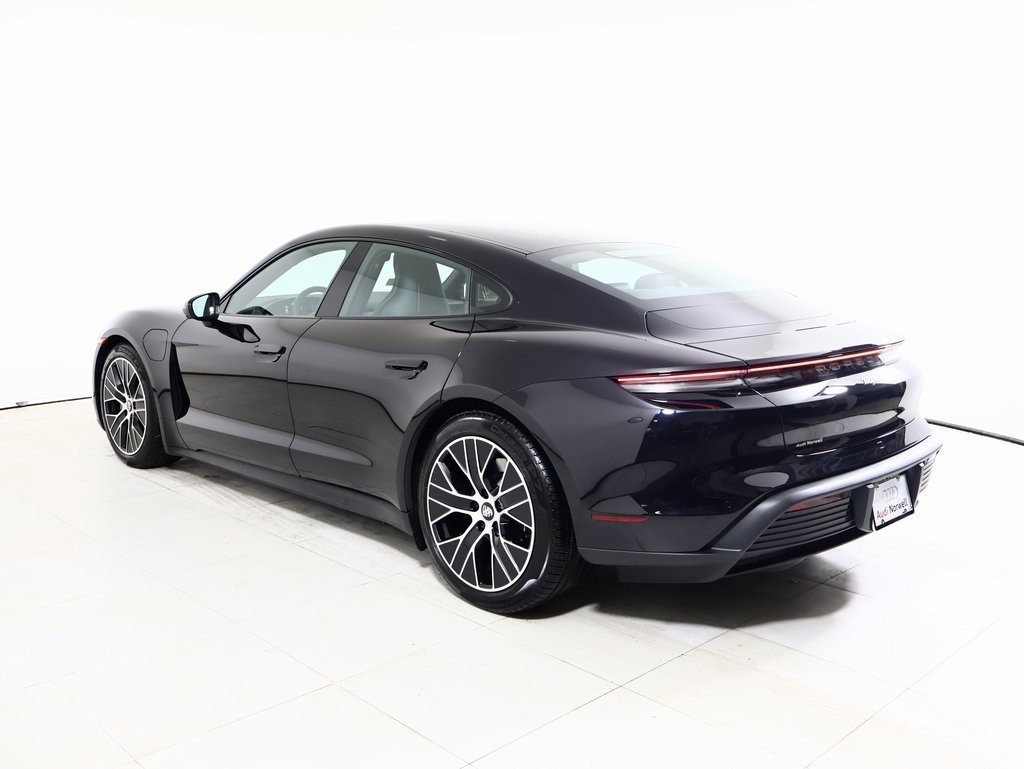 Used 2024 Porsche Taycan image 11