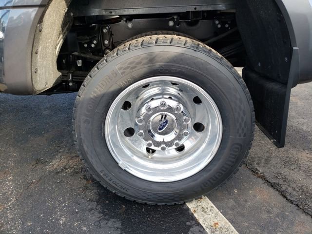 New 2026 Ford F450 XLT w/ XLT Premium Package image 30